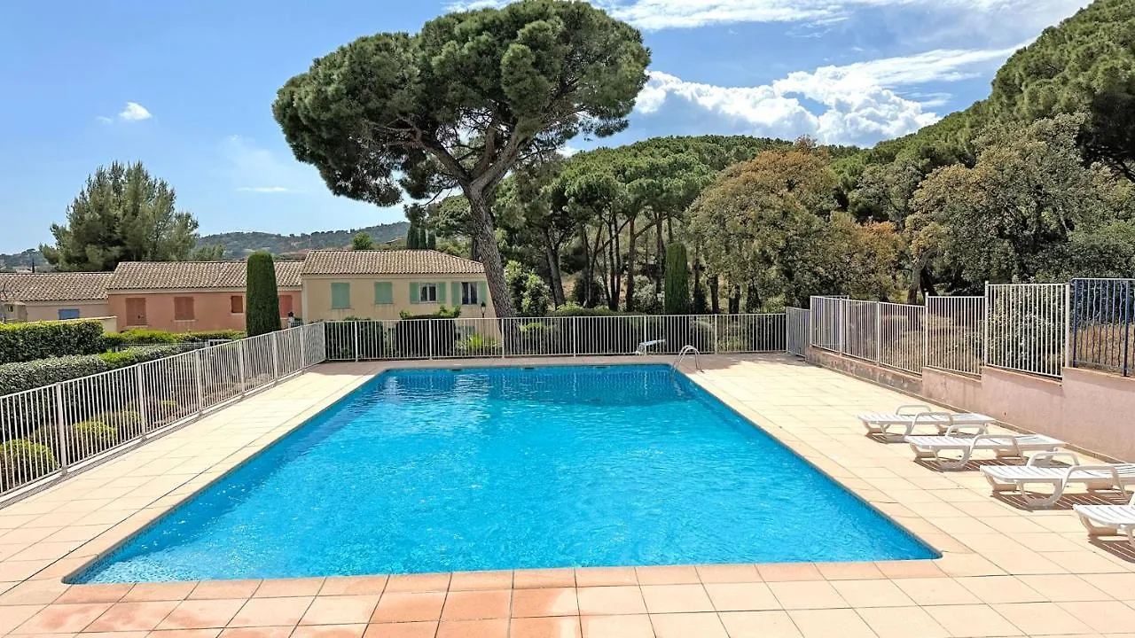 Apartment Appartement Les Pins Bleus A8 Sainte-Maxime France