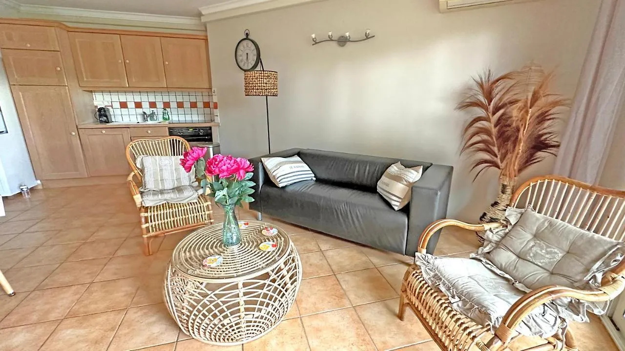 Appartement Les Pins Bleus A8 Sainte-Maxime 0*,