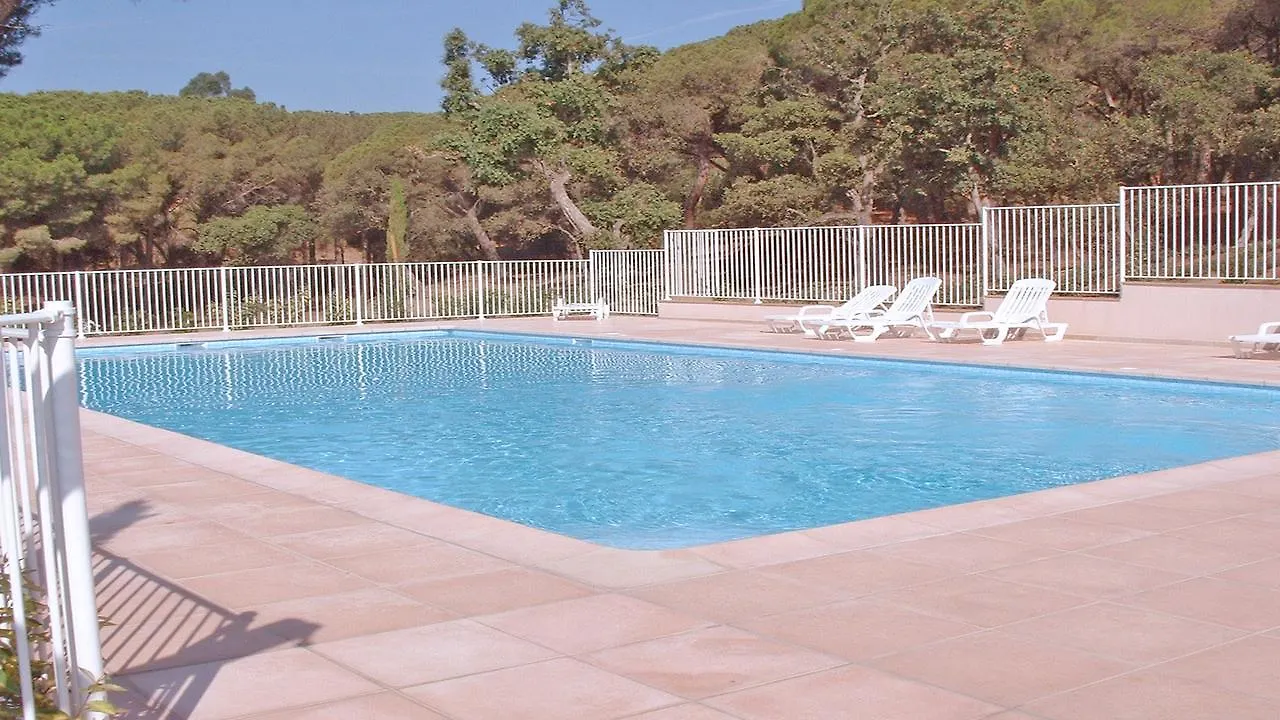 Appartement Les Pins Bleus A8 Sainte-Maxime Apartment