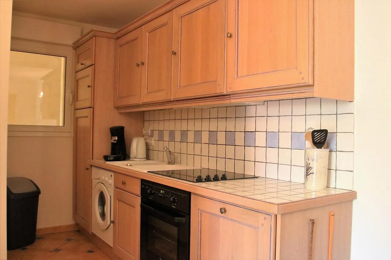 Apartment Appartement Les Pins Bleus A8 Sainte-Maxime