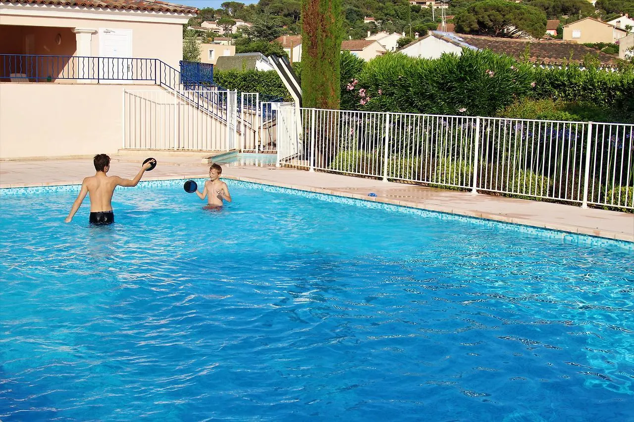 Apartment Appartement Les Pins Bleus A8 Sainte-Maxime