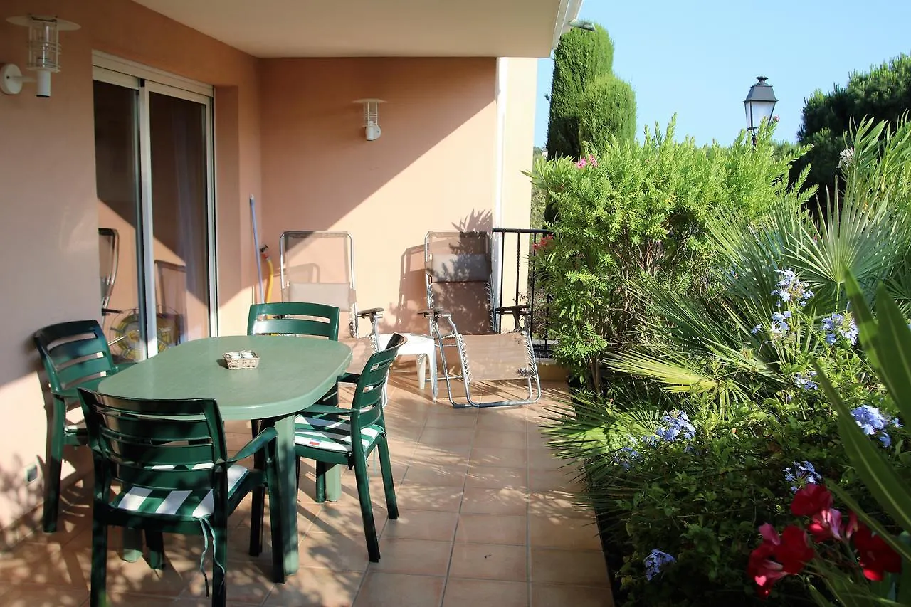 Appartement Les Pins Bleus A8 Sainte-Maxime 0*,