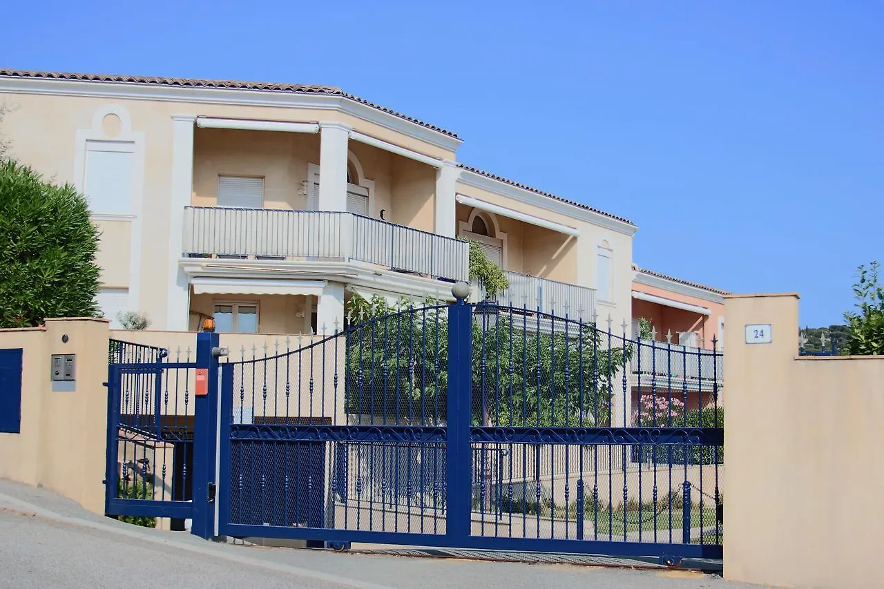 Appartement Les Pins Bleus A8 Sainte-Maxime Apartment